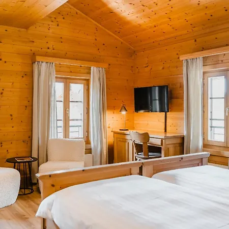 Hotel De Commune - *
