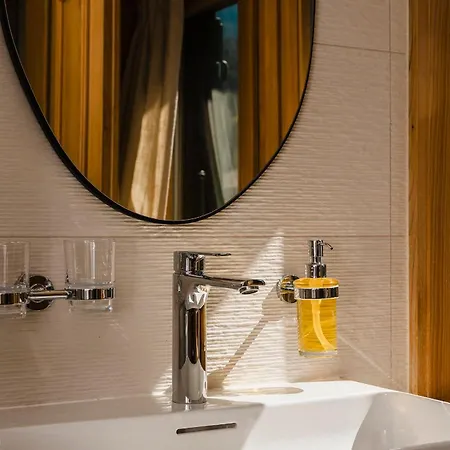 فندق De Commune - *