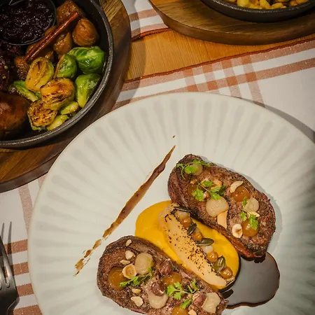 Hotel De Commune - *