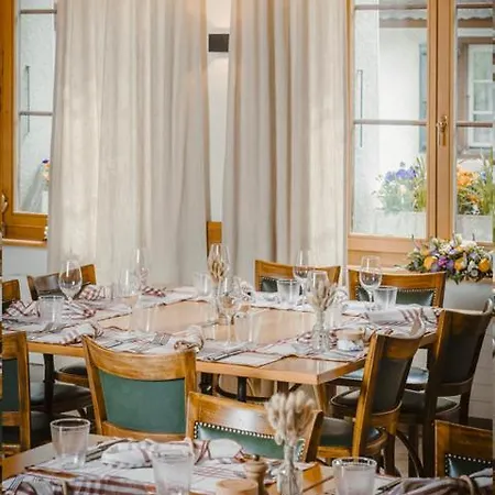 Otel De Commune - *