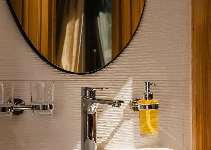 فندق De Commune - *