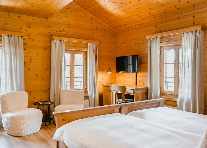 Hotel De Commune - *